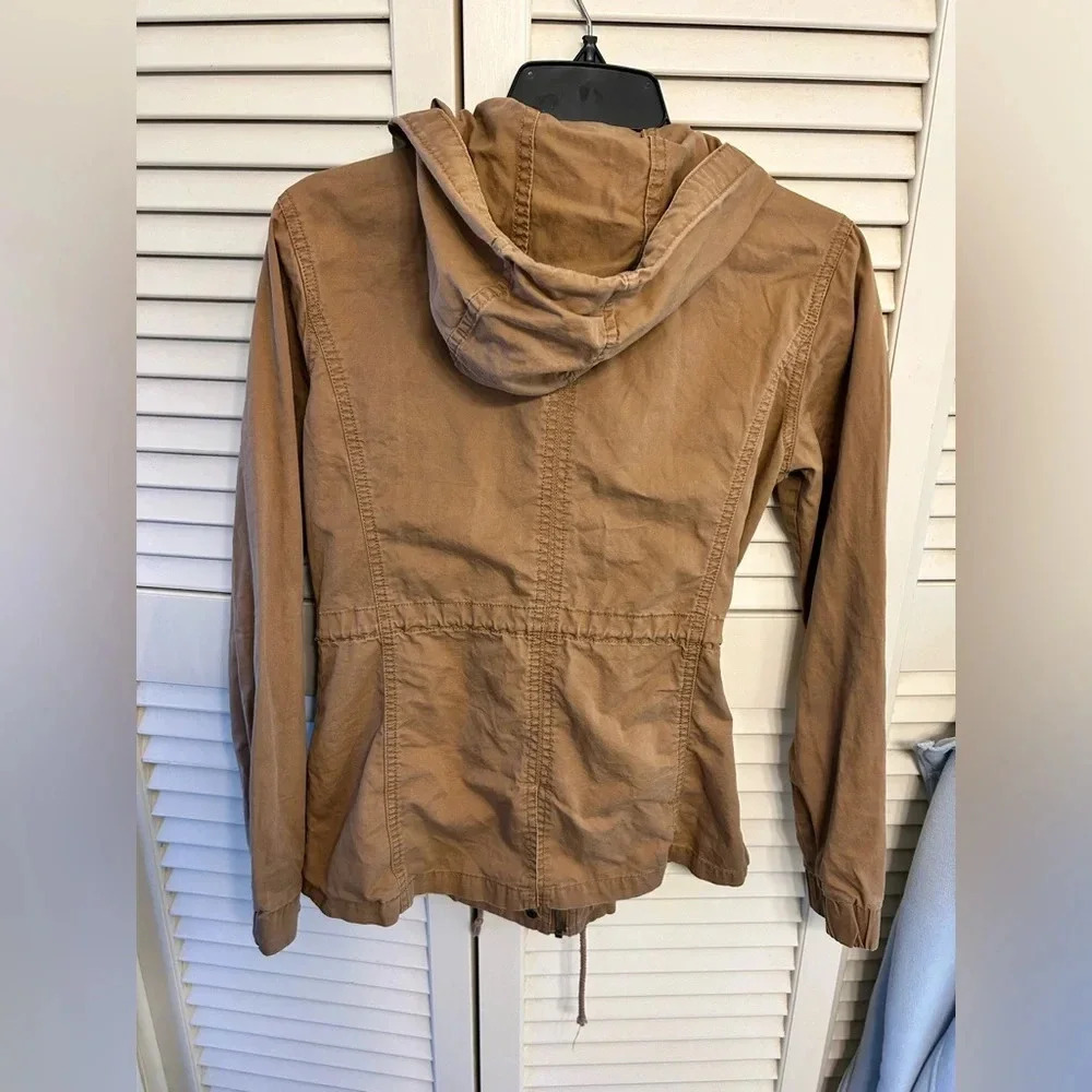 Hooded jacket (neutral khaki)🚨 - Picture 2 of 2
